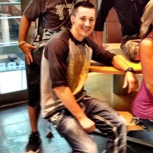 Meet your Posher, Elliott